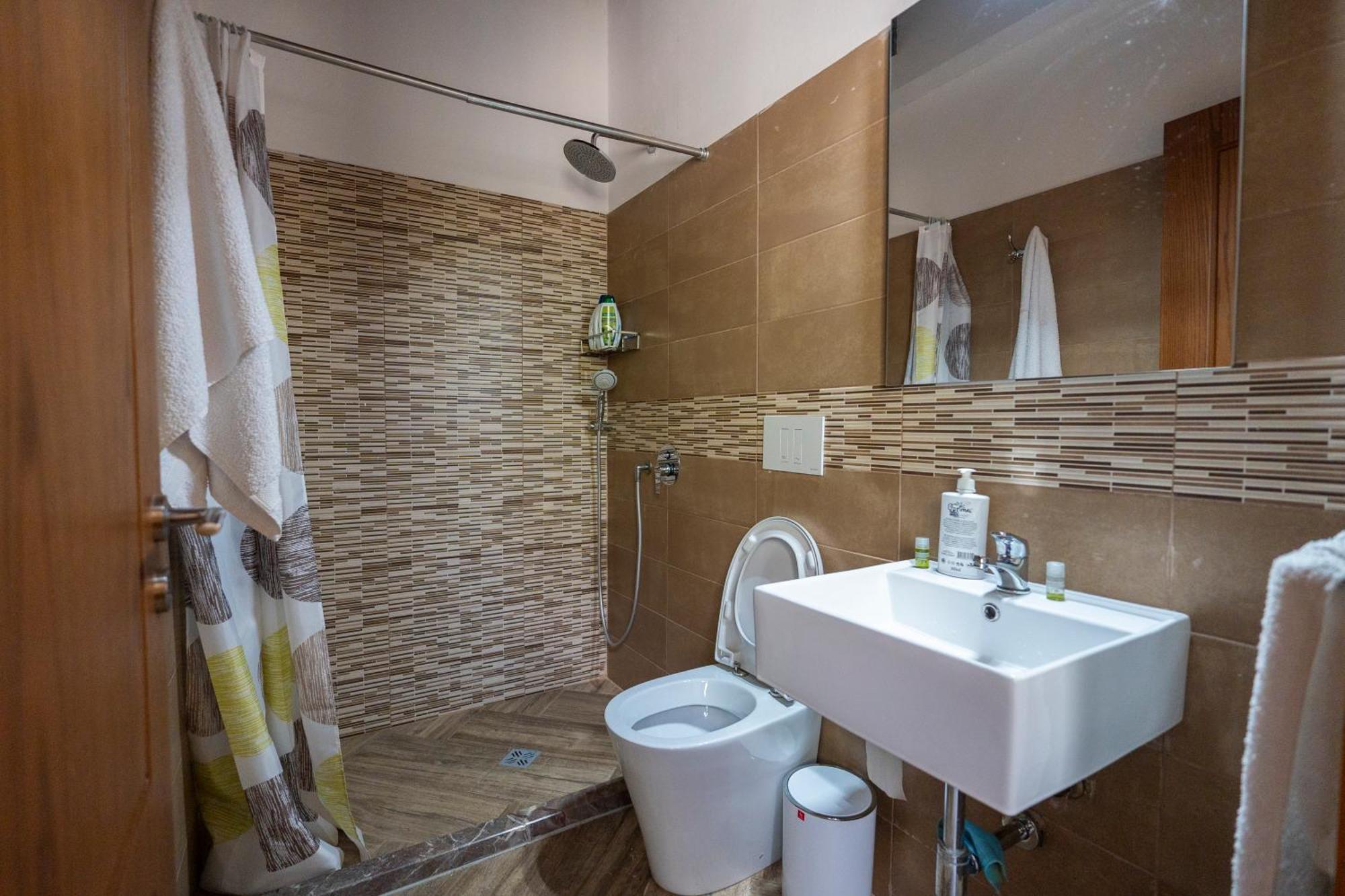 Guesthouse Veni I Gjyshit Nderlysaj 外观 照片
